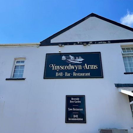 Ynyscedwyn Arms Hotel Ystradgynlais Exterior foto